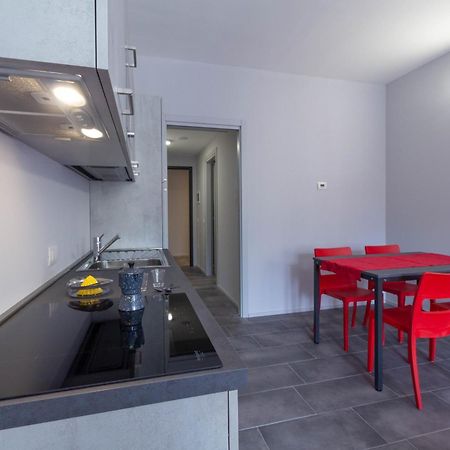 Papavero Apartment - Affitti Brevi Italia เลคโค ภายนอก รูปภาพ