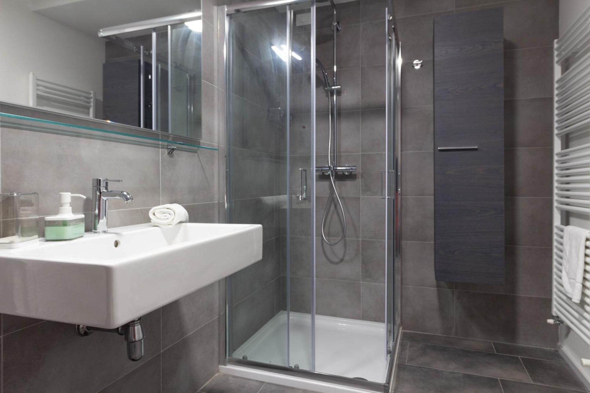 Papavero Apartment - Affitti Brevi Italia เลคโค ภายนอก รูปภาพ